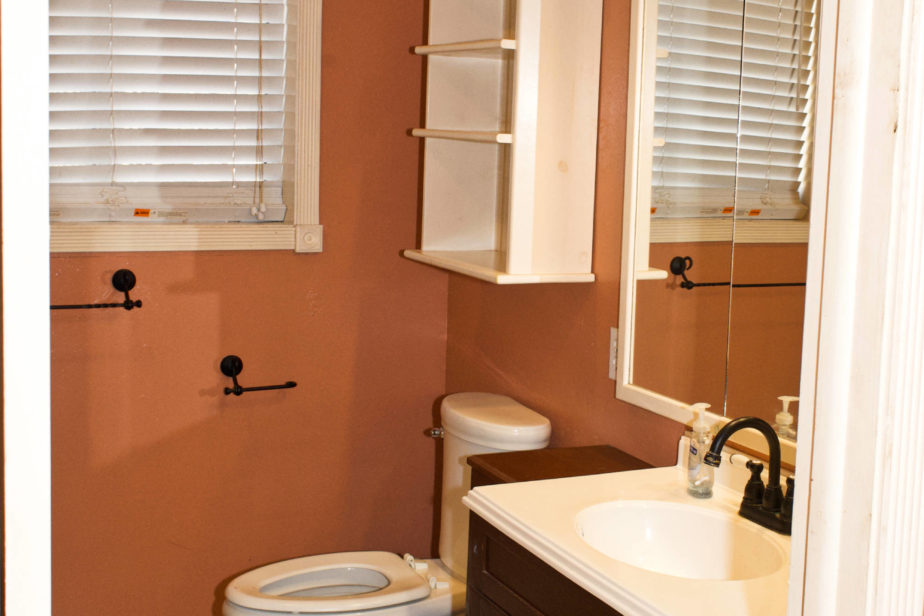 9 Bedroom Cabin Bathroom