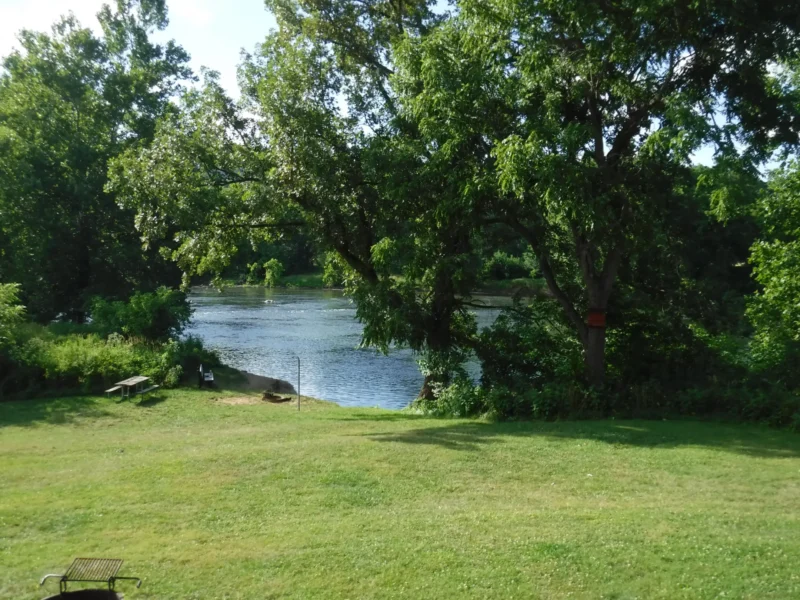 Cabins on the Elk River for Rent